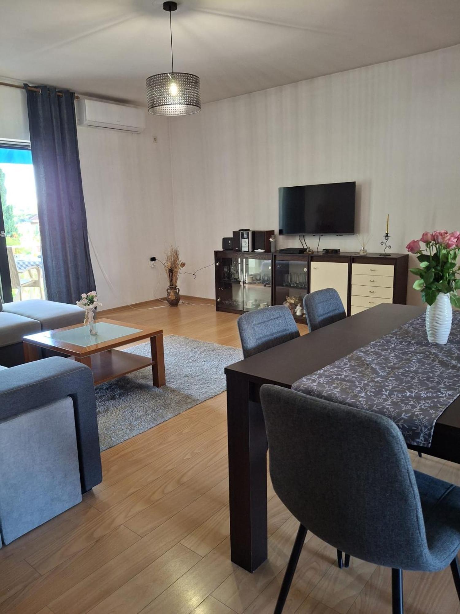 Luna Apartment *